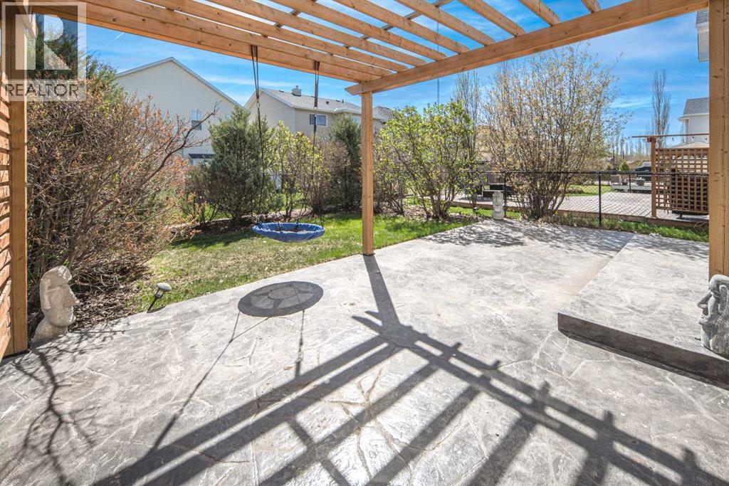 32 Cougarstone Square Sw, Calgary, Alberta  T3H 5J4 - Photo 36 - A2301938