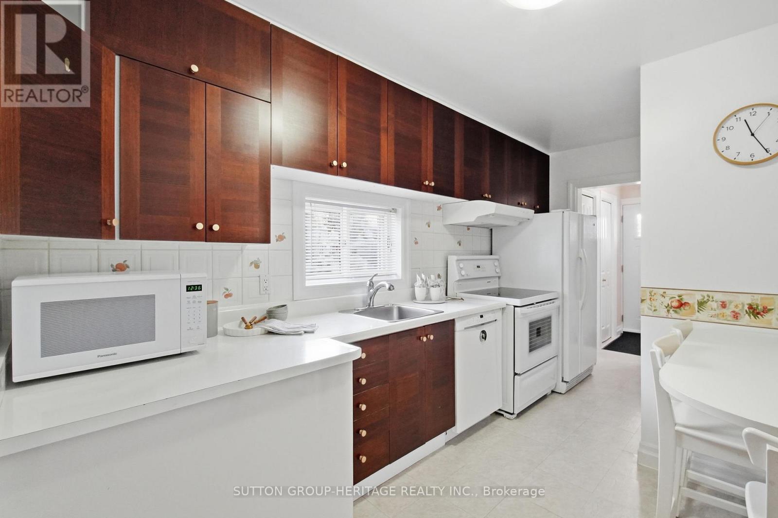 92 Durant Avenue, Toronto, Ontario  M4J 4W2 - Photo 18 - E13122970