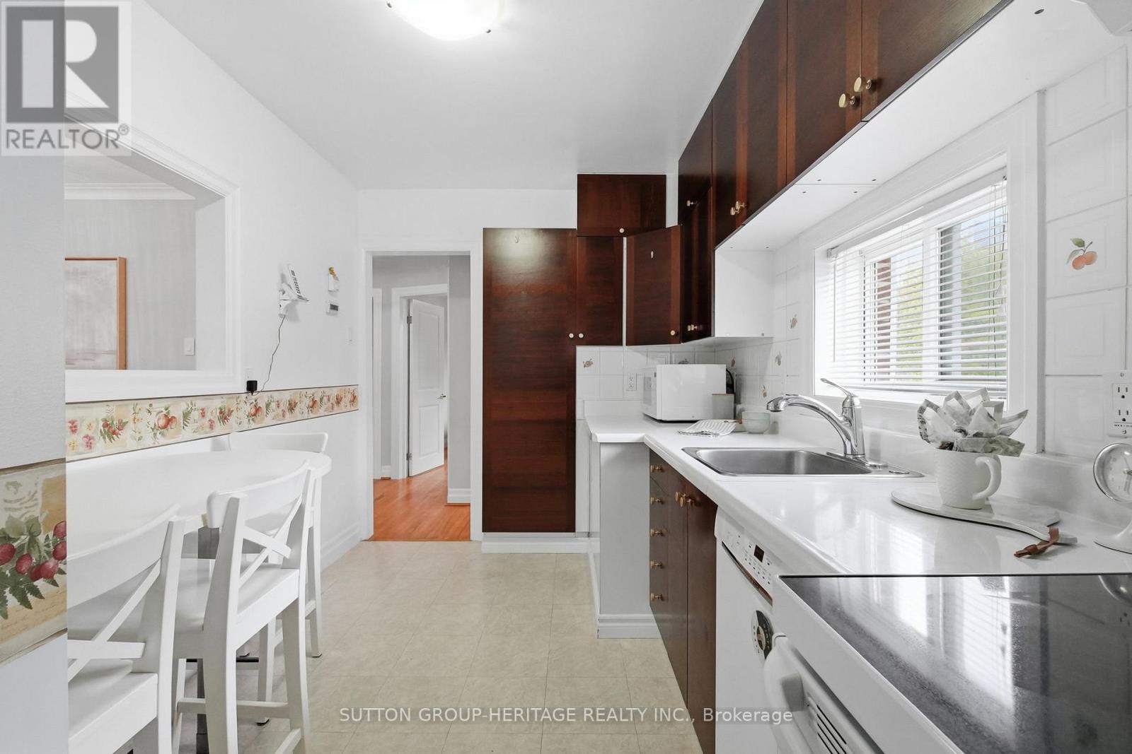 92 Durant Avenue, Toronto, Ontario  M4J 4W2 - Photo 19 - E13122970