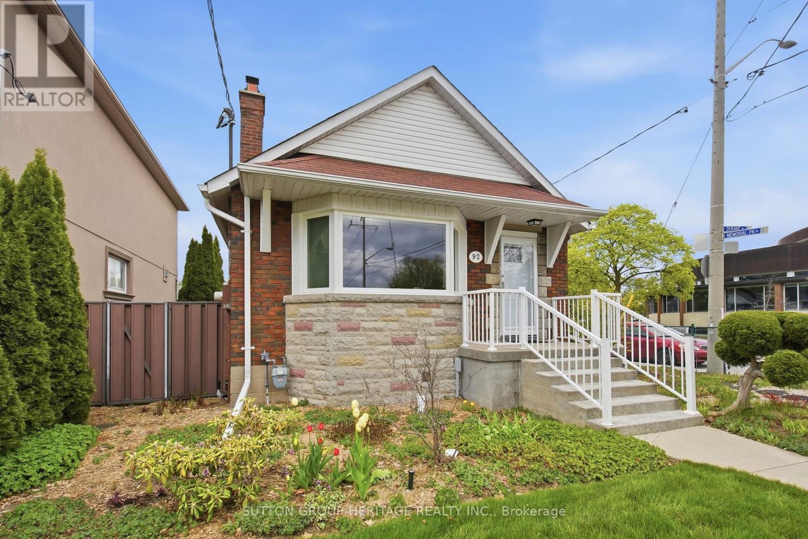 92 Durant Avenue, Toronto, Ontario  M4J 4W2 - Photo 2 - E13122970