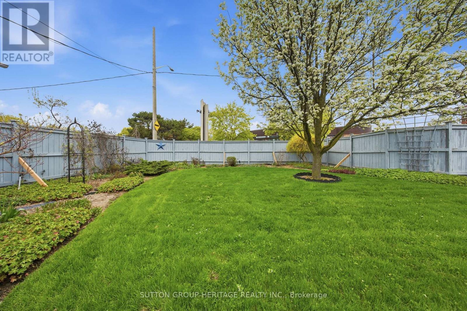 92 Durant Avenue, Toronto, Ontario  M4J 4W2 - Photo 8 - E13122970