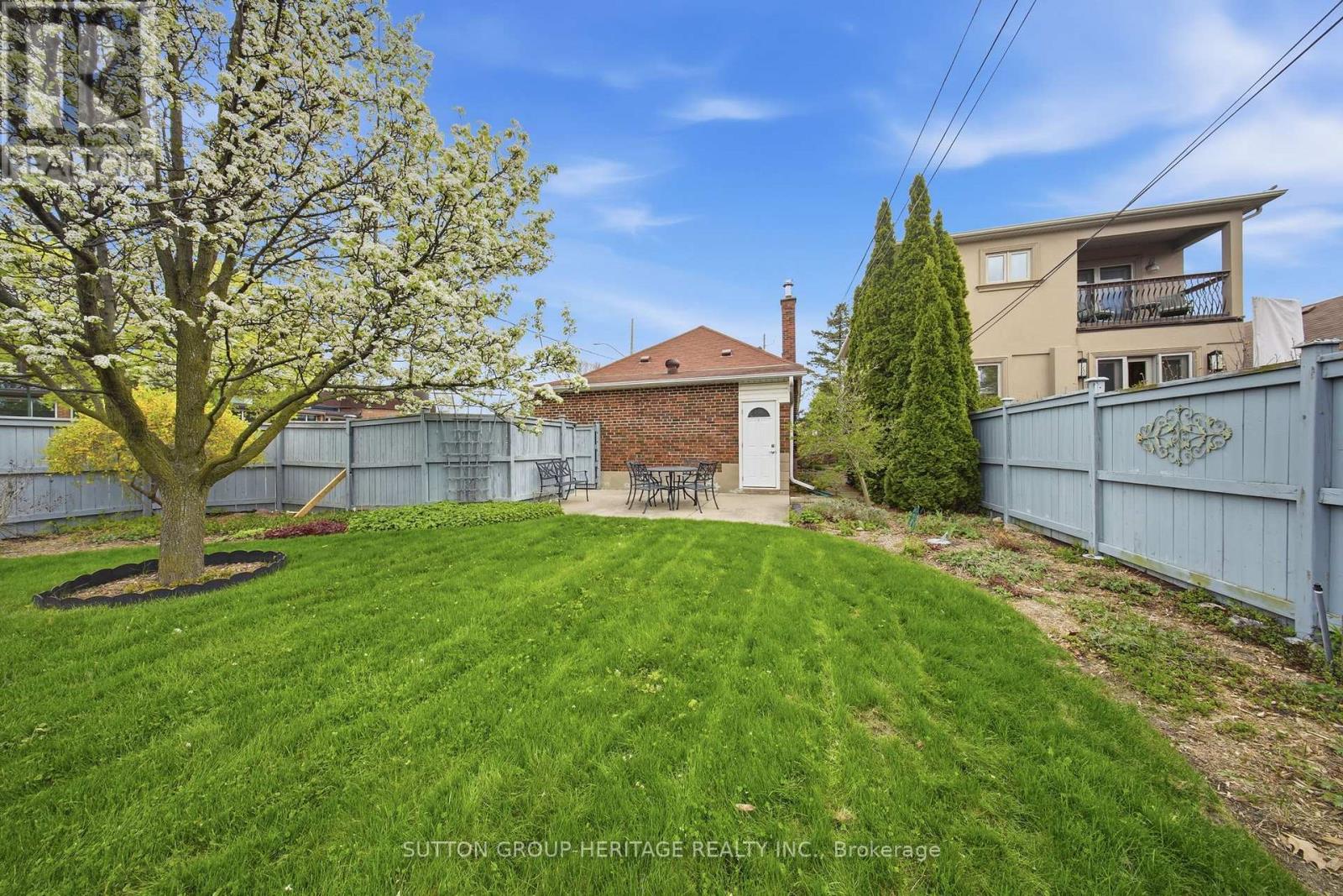 92 Durant Avenue, Toronto, Ontario  M4J 4W2 - Photo 9 - E13122970