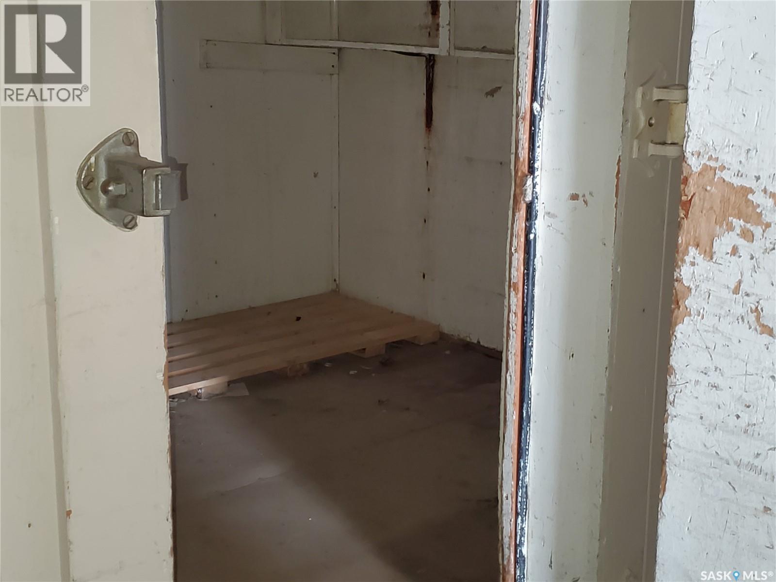 2366 Proton Avenue, Gull Lake, Saskatchewan  S0N 1A0 - Photo 13 - SK035859