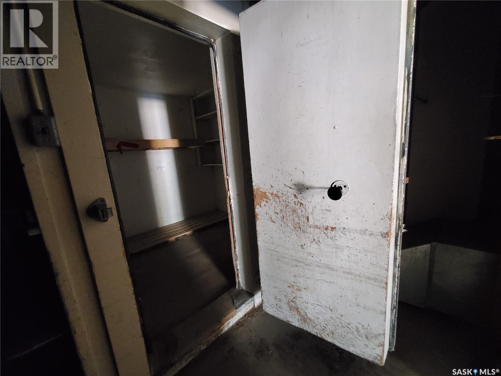 2366 Proton Avenue, Gull Lake, Saskatchewan  S0N 1A0 - Photo 14 - SK035859