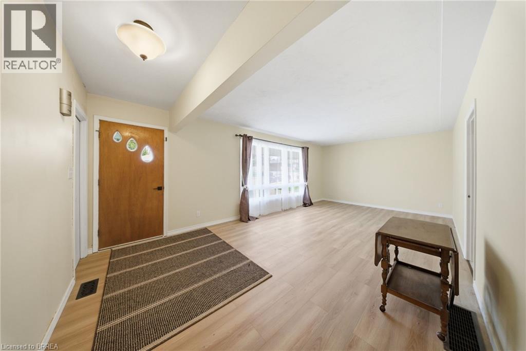 401 Nelson Street, Brantford, Ontario  N3S 4E9 - Photo 3 - 40829263