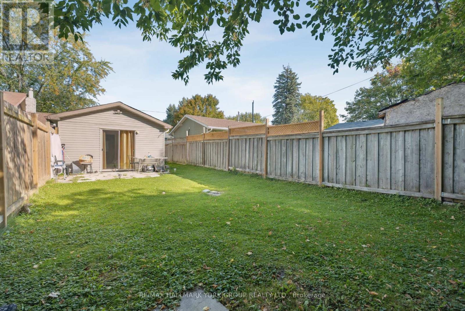 (East) - 351 Winnifred Drive, Georgina, Ontario  L4P 3B6 - Photo 11 - N13122972