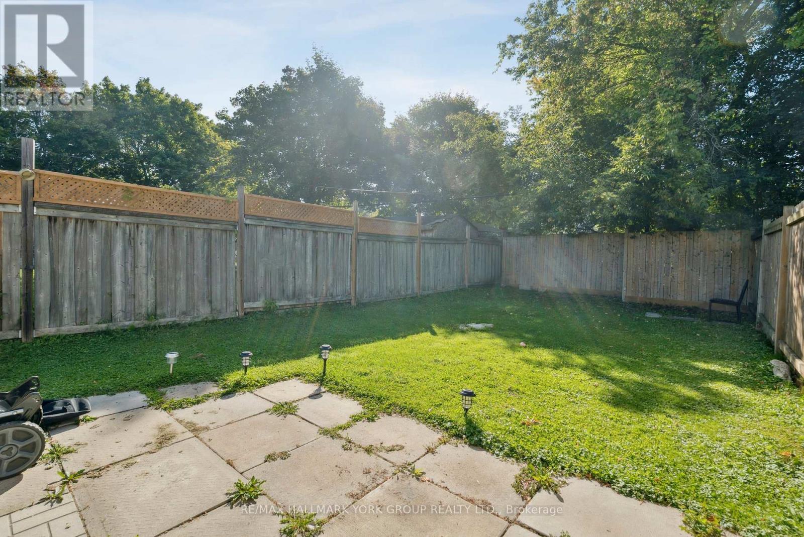 (East) - 351 Winnifred Drive, Georgina, Ontario  L4P 3B6 - Photo 12 - N13122972