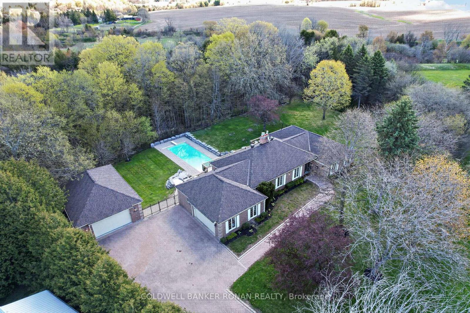 12 THEMER COURT, New Tecumseth, Ontario