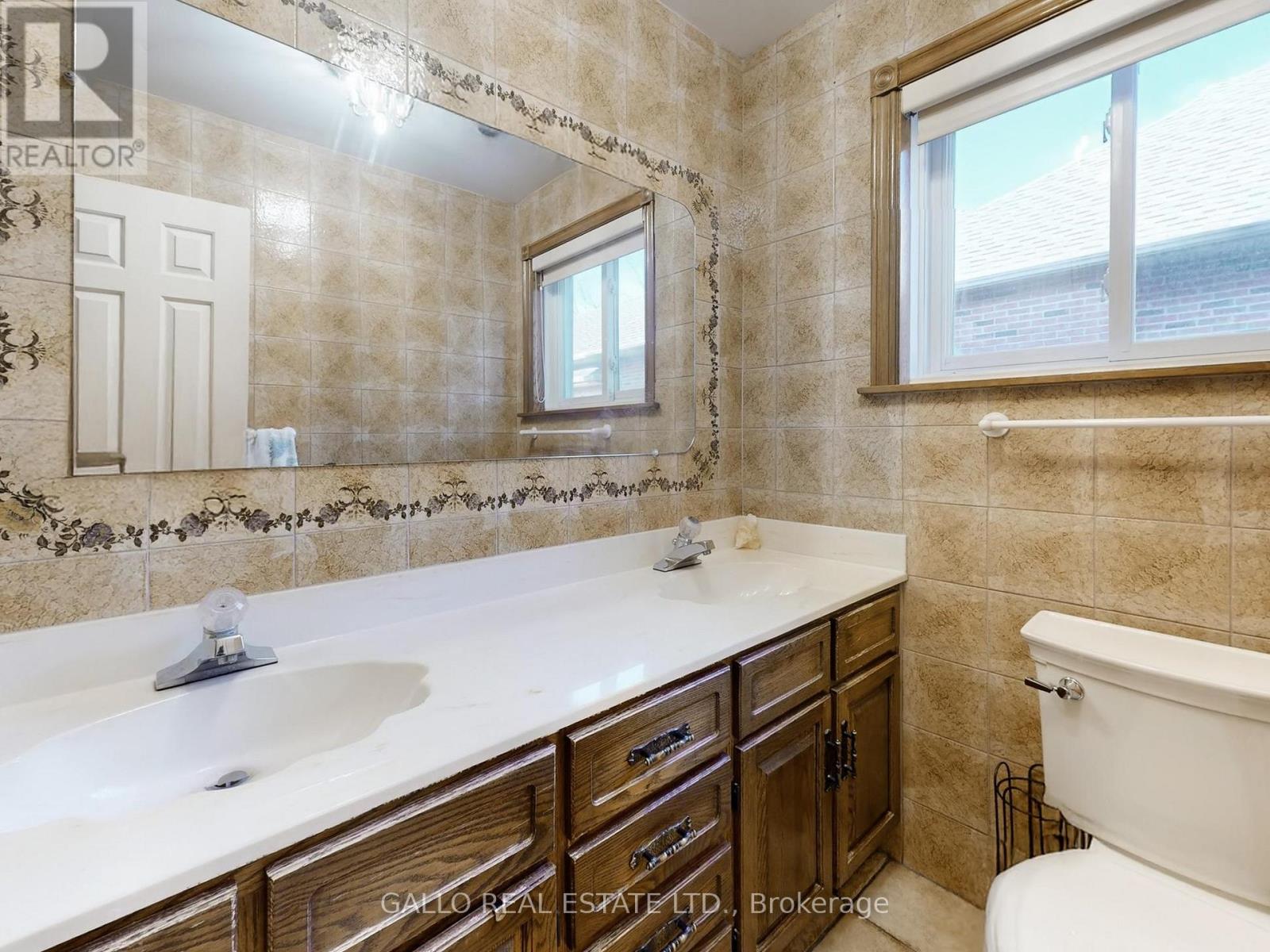 106 Duncan Road, Richmond Hill, Ontario  L4C 6J7 - Photo 20 - N13123070