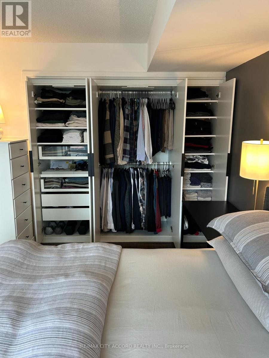 1505 - 15 Fort York Blvd Boulevard, Toronto, Ontario  M5V 3Y4 - Photo 11 - C13090996