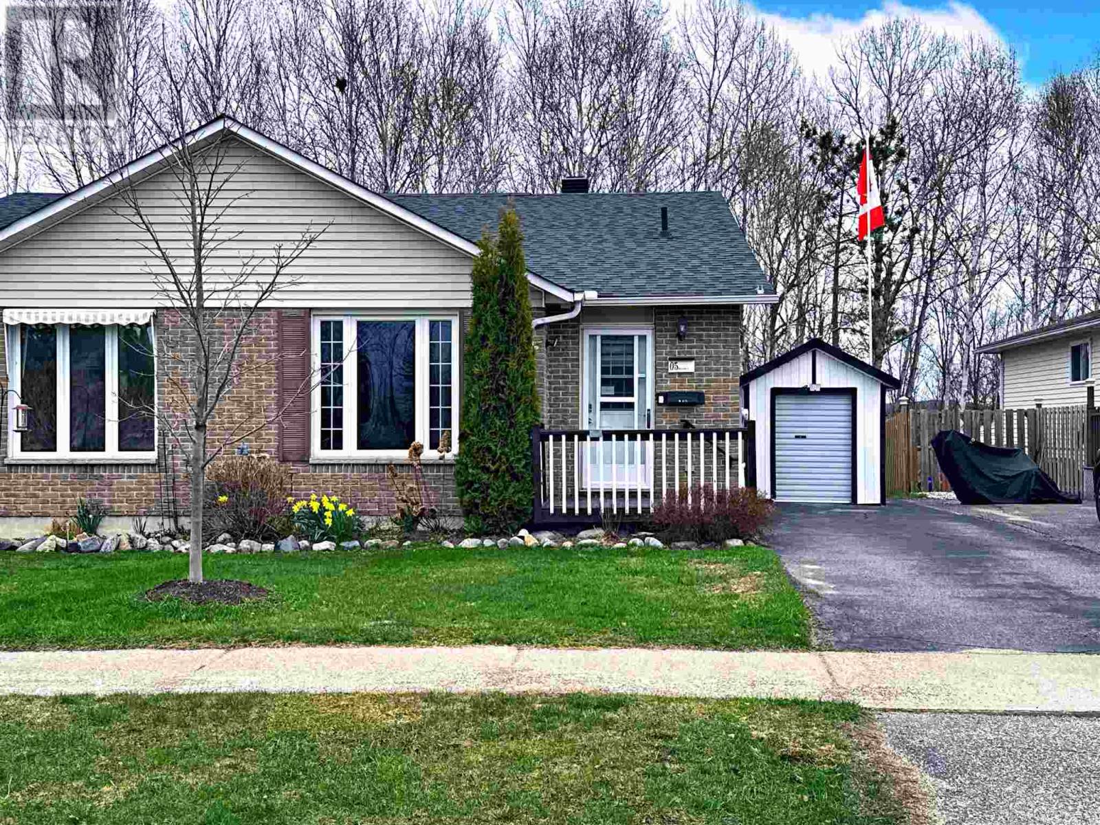 5 McLaren CRES, Elliot Lake, Ontario