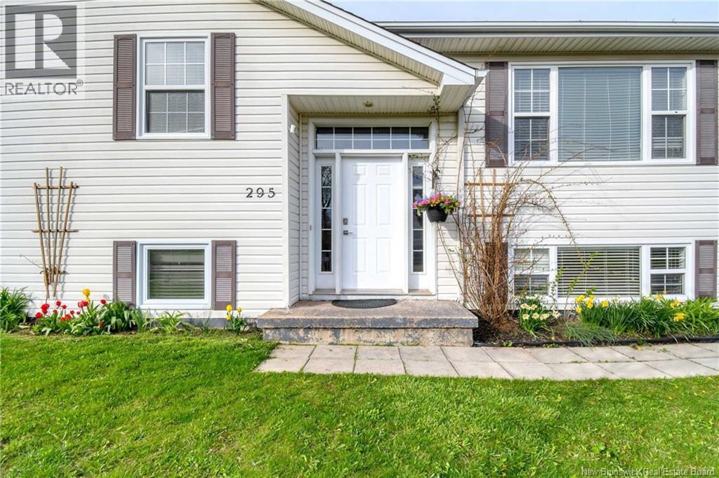 295 Glencairn Drive, Moncton, New Brunswick  E1G 3W1 - Photo 1 - NB139366