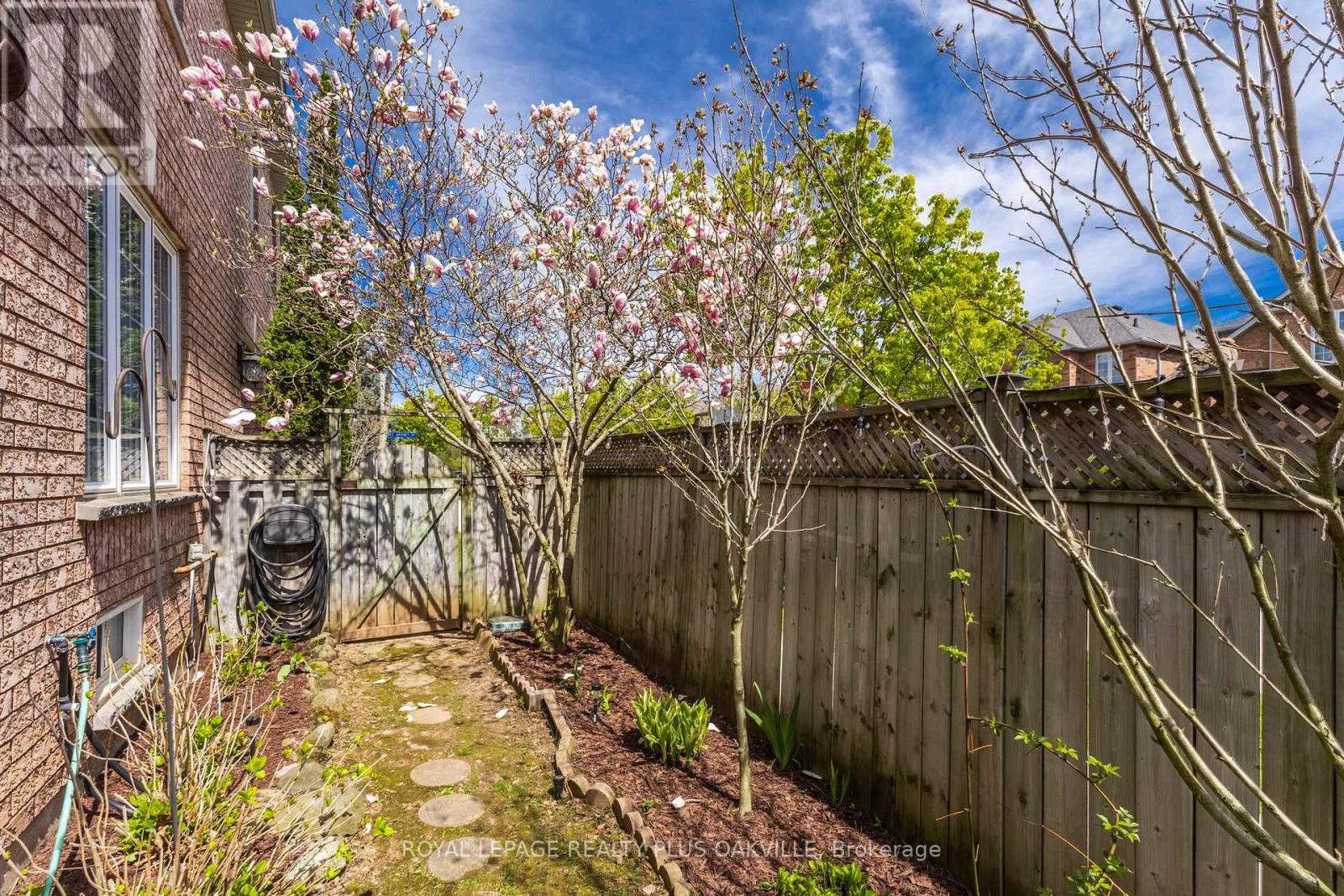 5200 Des Jardines Drive, Burlington, Ontario  L7L 6R1 - Photo 48 - W13122916