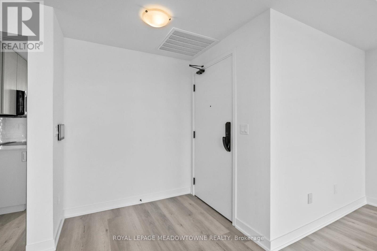 902 - 2075 Lakeshore Road, Burlington, Ontario  L9T 8P9 - Photo 2 - W13122952