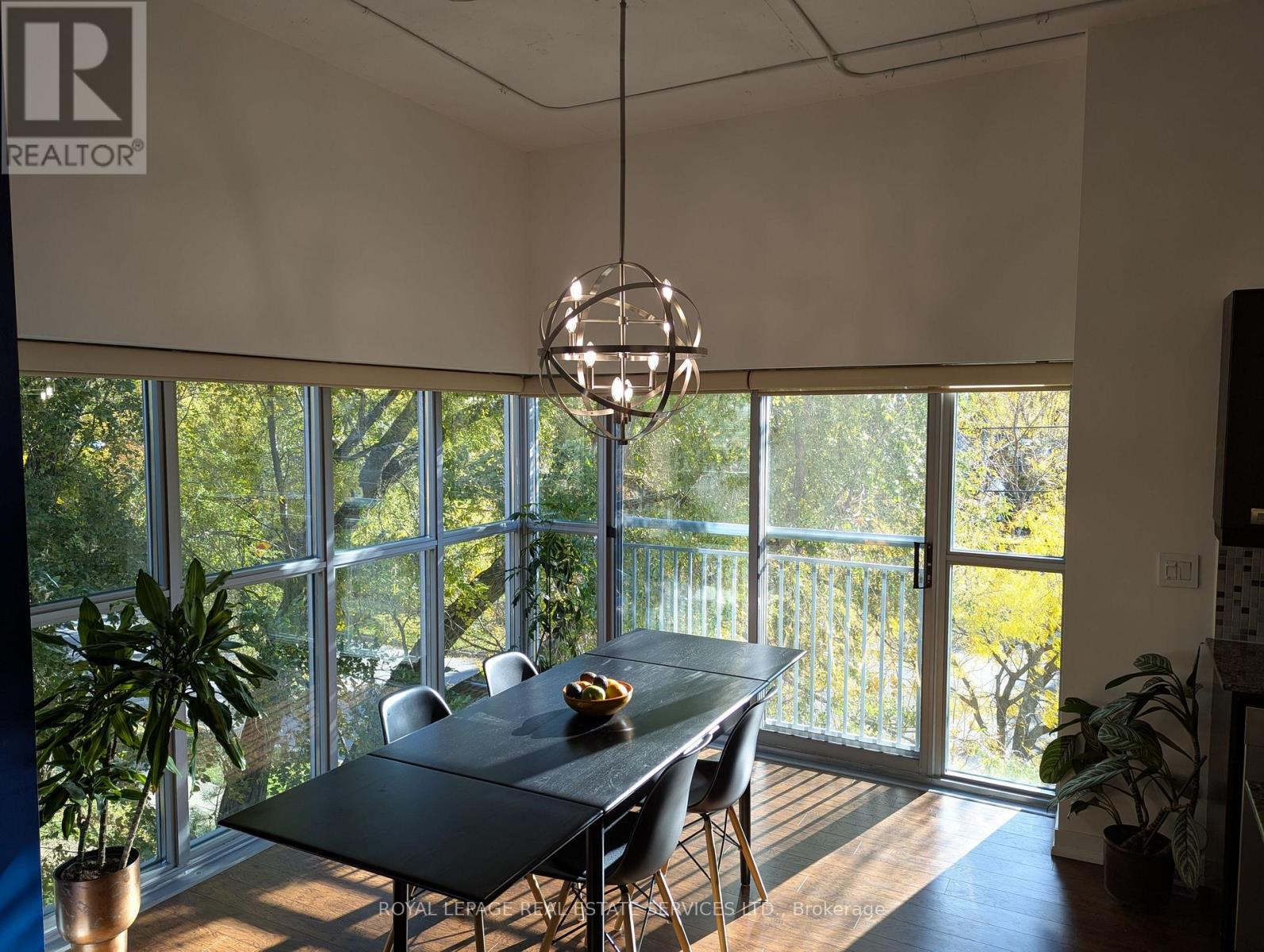 206 - 2 Fieldway Road, Toronto, Ontario  M8Z 0B9 - Photo 2 - W13122990