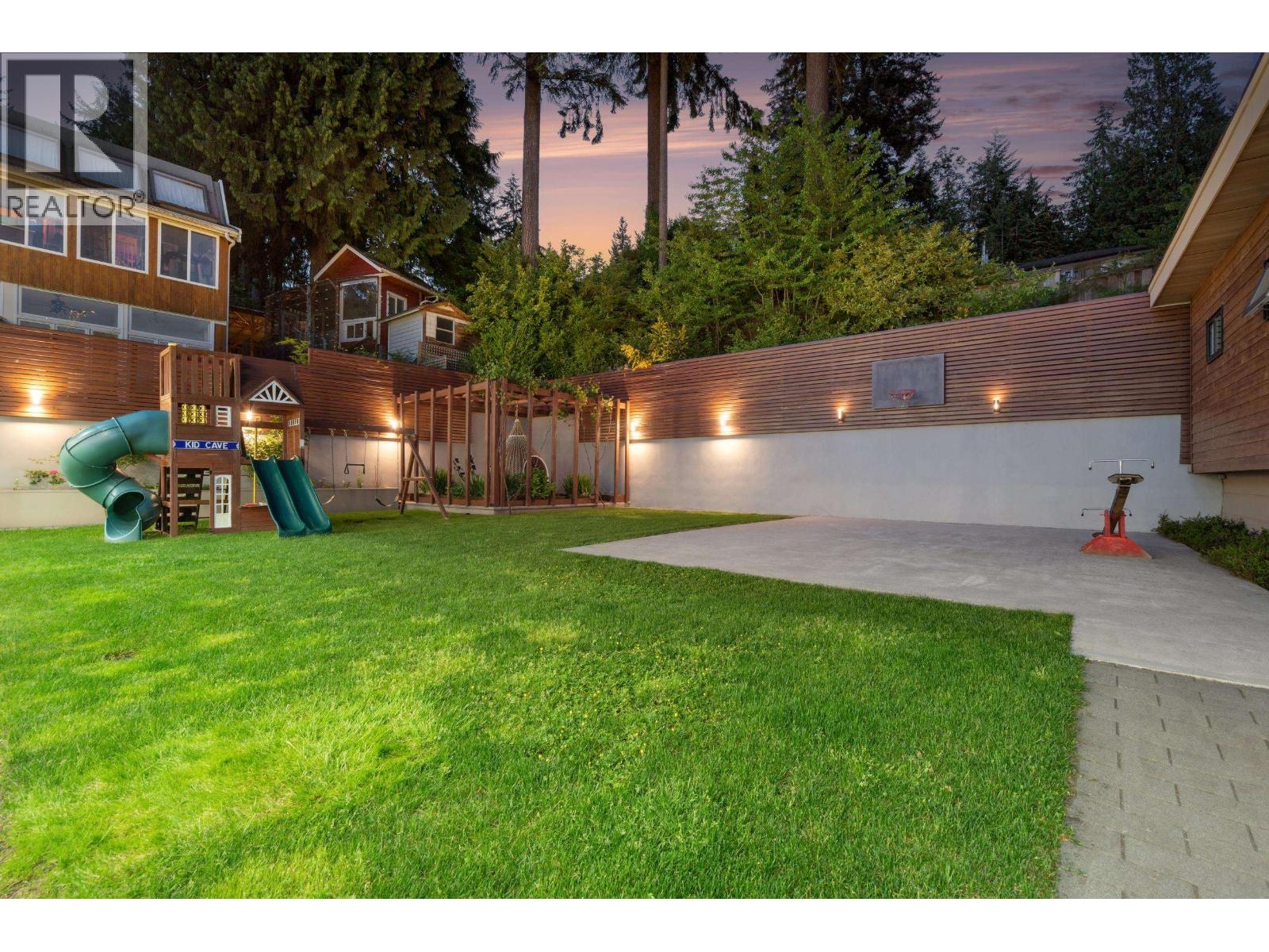 3980 Norwood Avenue, North Vancouver, British Columbia V7N 3R3 - Photo 39 - R3121953