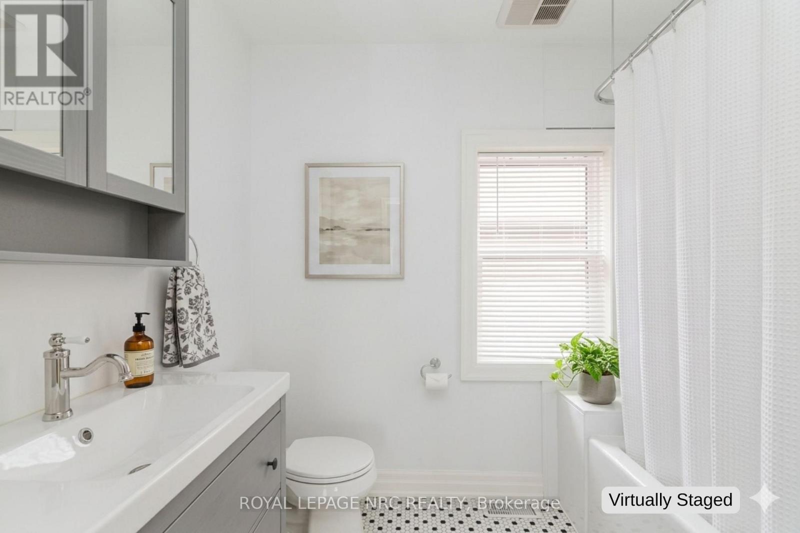 Upper - 6 Clark Street, St. Catharines, Ontario  L2R 5G2 - Photo 14 - X13122992