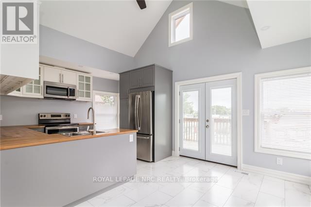 Upper - 6 Clark Street, St. Catharines, Ontario  L2R 5G2 - Photo 2 - X13122992