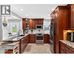 1544 Woodridge Road, Kelowna, British Columbia  V1W 2Z9 - Photo 5 - 10386230