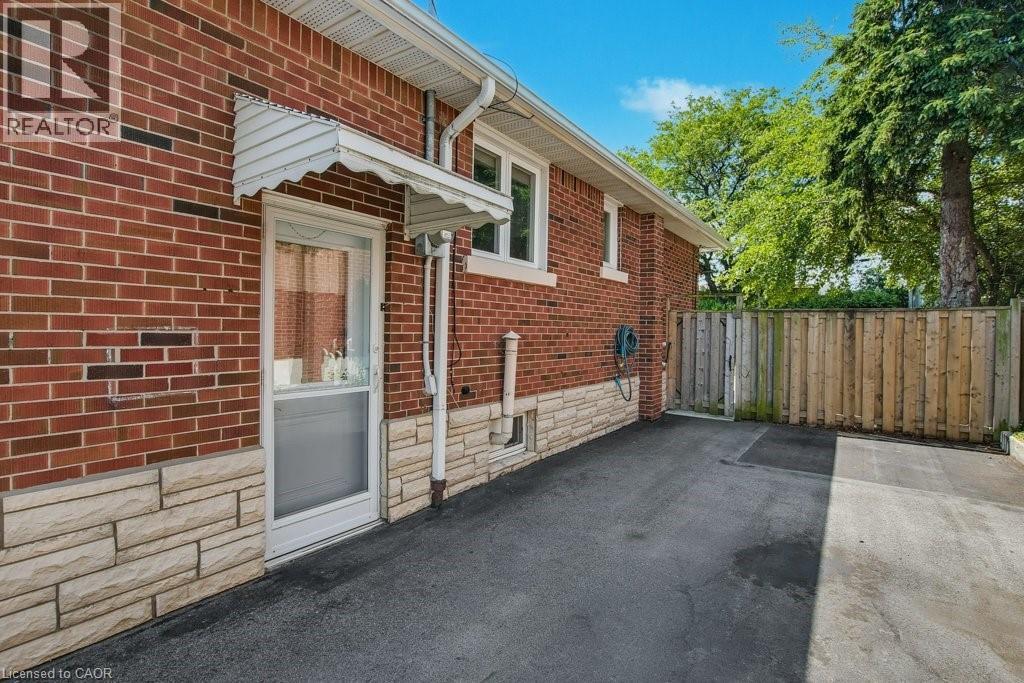 111 Castlefield Drive, Hamilton, Ontario  L8T 3R1 - Photo 34 - 40808772
