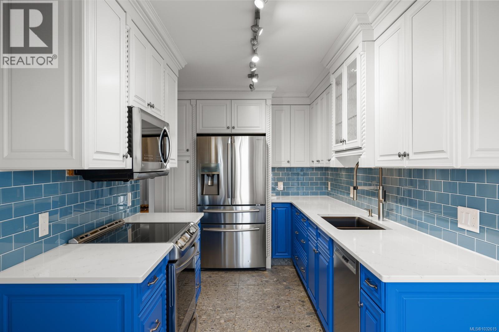 306 75 Songhees Rd, Victoria, British Columbia  V9A 7M5 - Photo 11 - 1032615