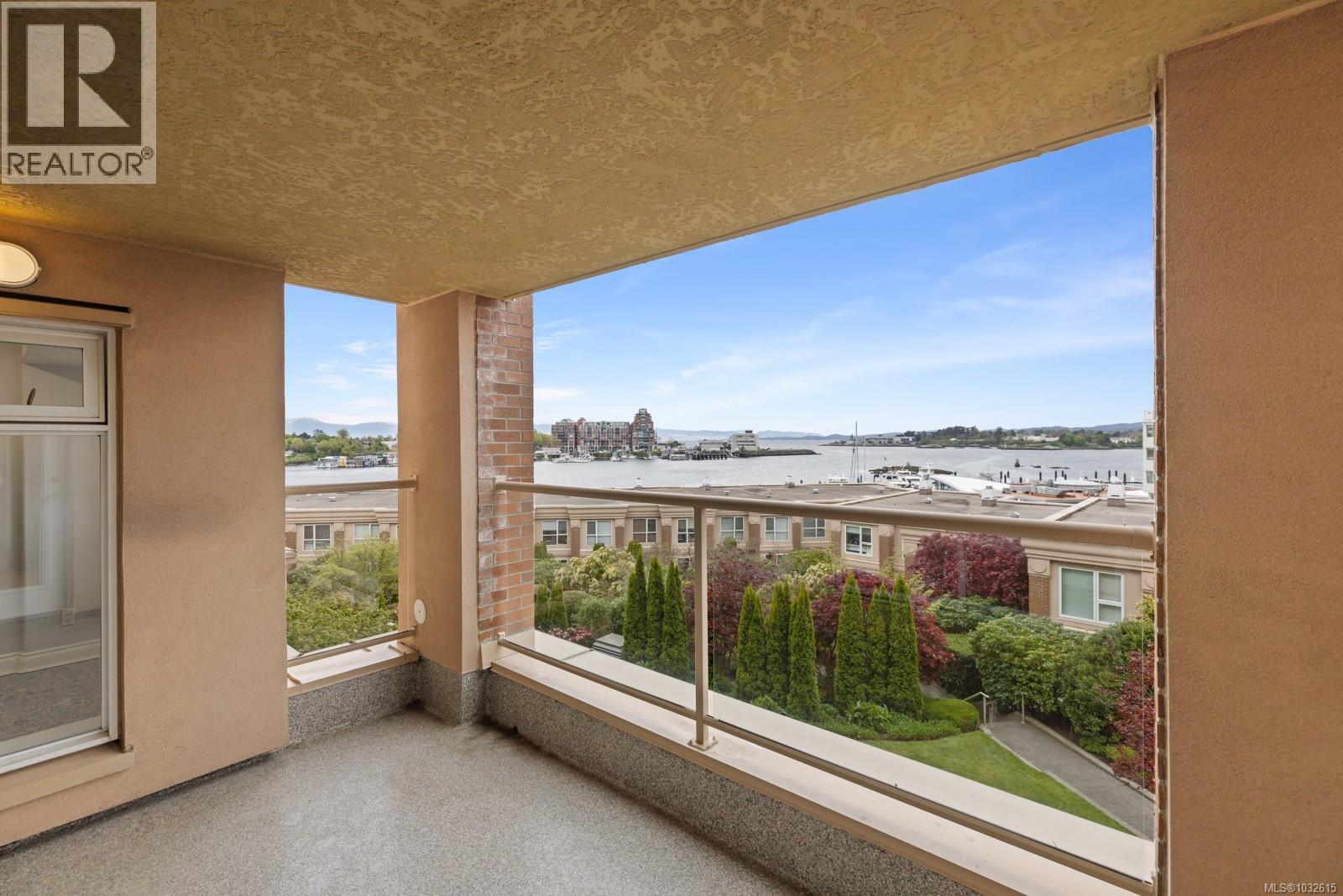 306 75 Songhees Rd, Victoria, British Columbia  V9A 7M5 - Photo 3 - 1032615