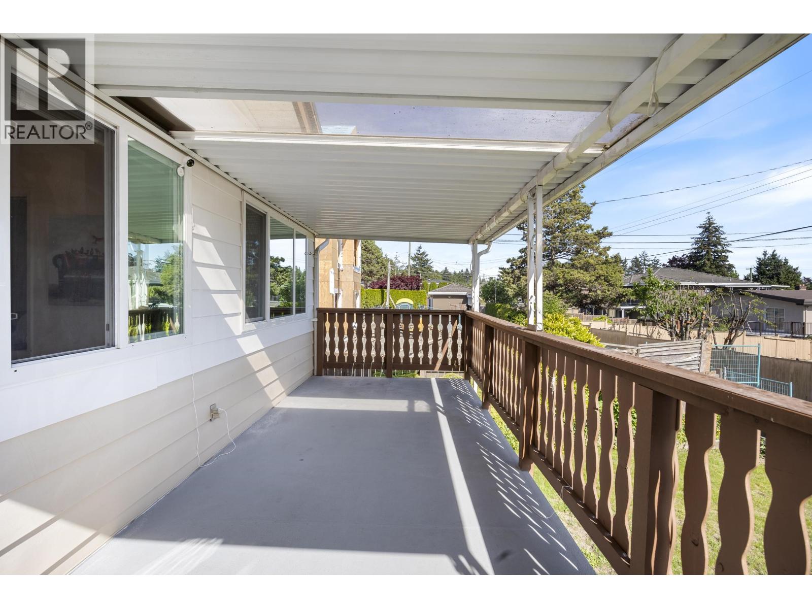 6890 Hycrest Drive, Burnaby, British Columbia  V5B 2X2 - Photo 21 - R3123178