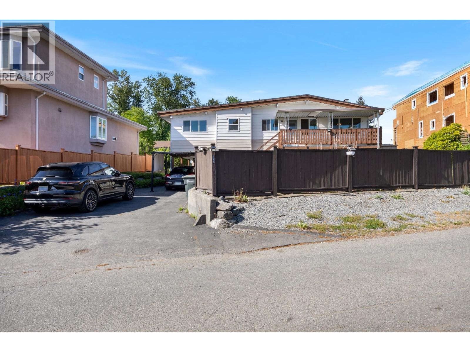 6890 Hycrest Drive, Burnaby, British Columbia  V5B 2X2 - Photo 33 - R3123178