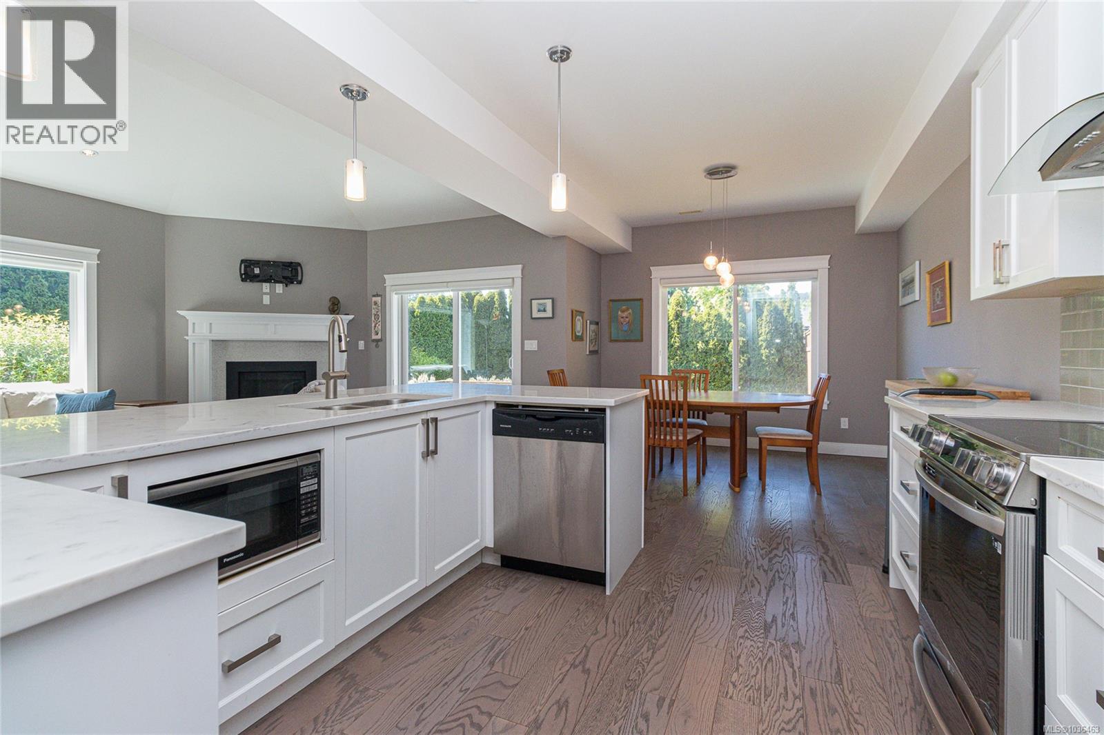 1602 Kenmore Rd, Saanich, British Columbia  V8N 2E4 - Photo 14 - 1036463
