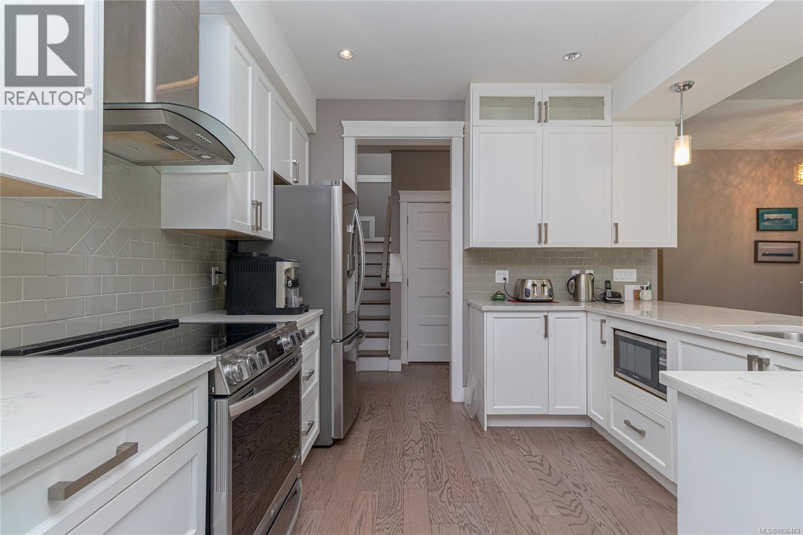 1602 Kenmore Rd, Saanich, British Columbia  V8N 2E4 - Photo 12 - 1036463
