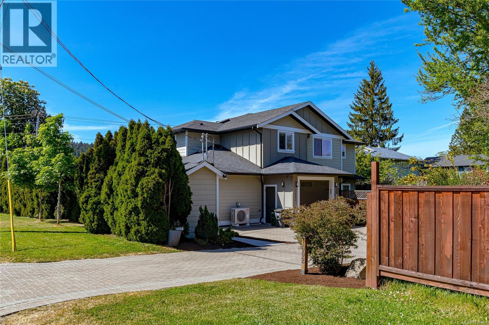 1602 Kenmore Rd, Saanich, British Columbia  V8N 2E4 - Photo 2 - 1036463