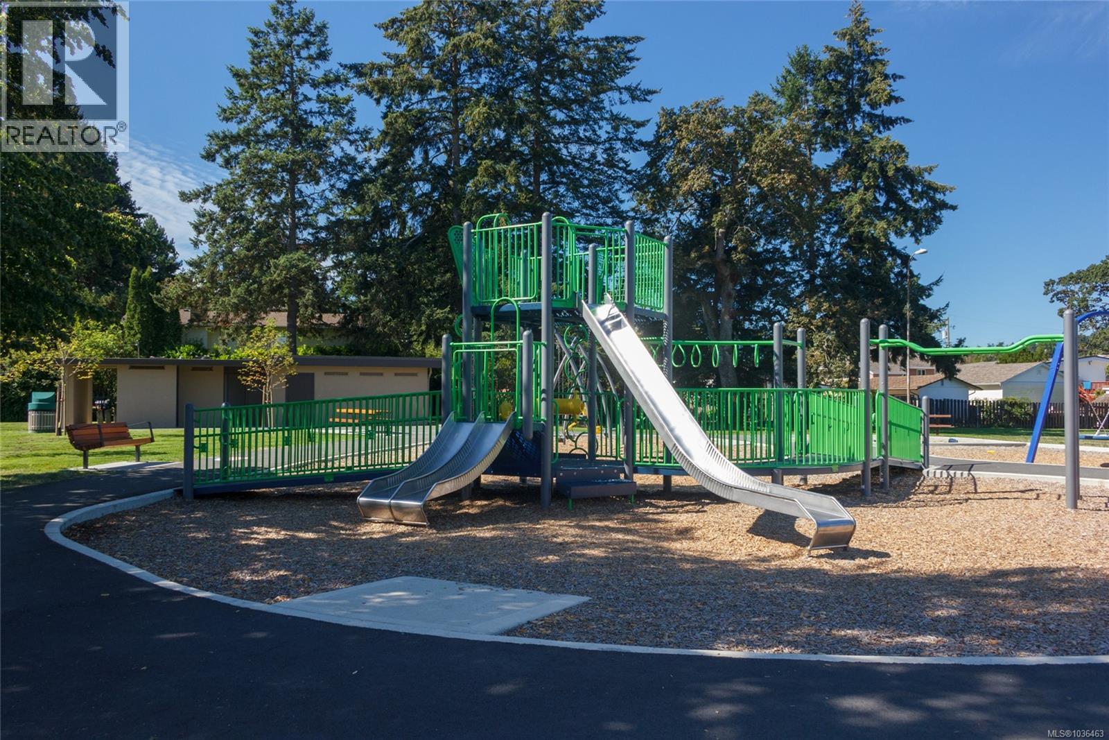 1602 Kenmore Rd, Saanich, British Columbia  V8N 2E4 - Photo 34 - 1036463