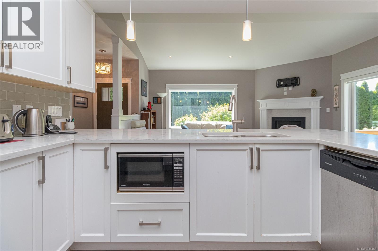 1602 Kenmore Rd, Saanich, British Columbia  V8N 2E4 - Photo 16 - 1036463