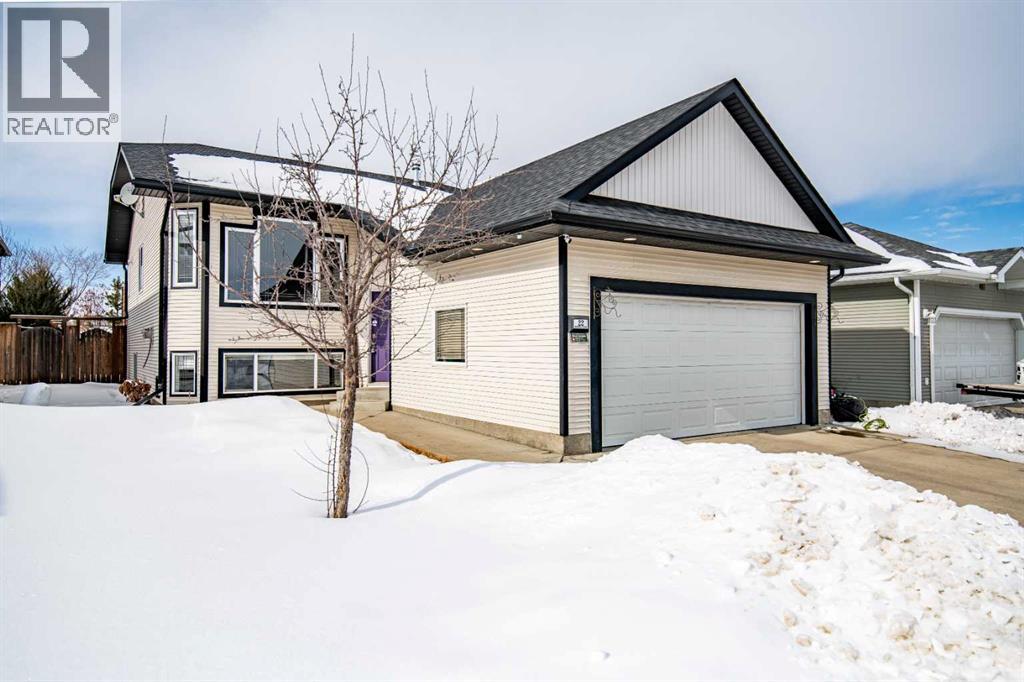 22 Mcdougall Close, Penhold, Alberta  T0M 1R0 - Photo 1 - A2290734