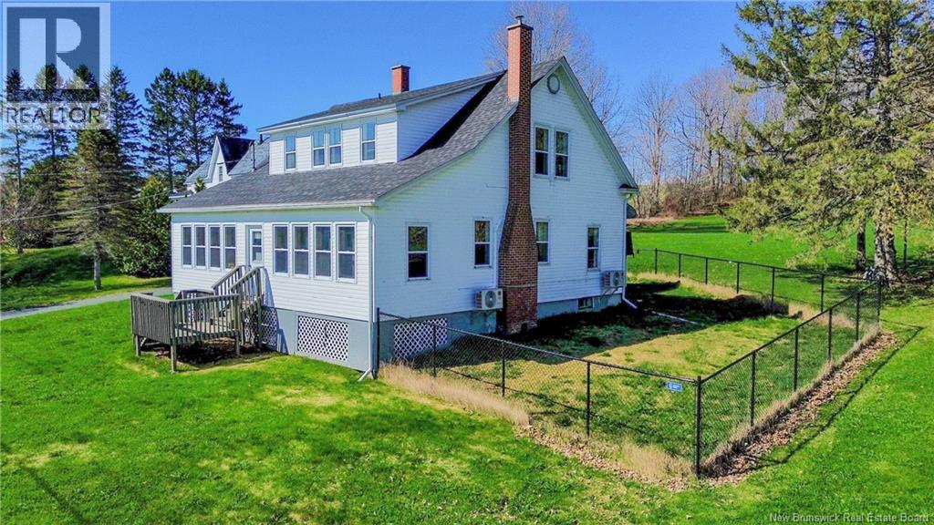 136 Riverview Drive, Florenceville-Bristol, New Brunswick  E7L 3M3 - Photo 3 - NB139193