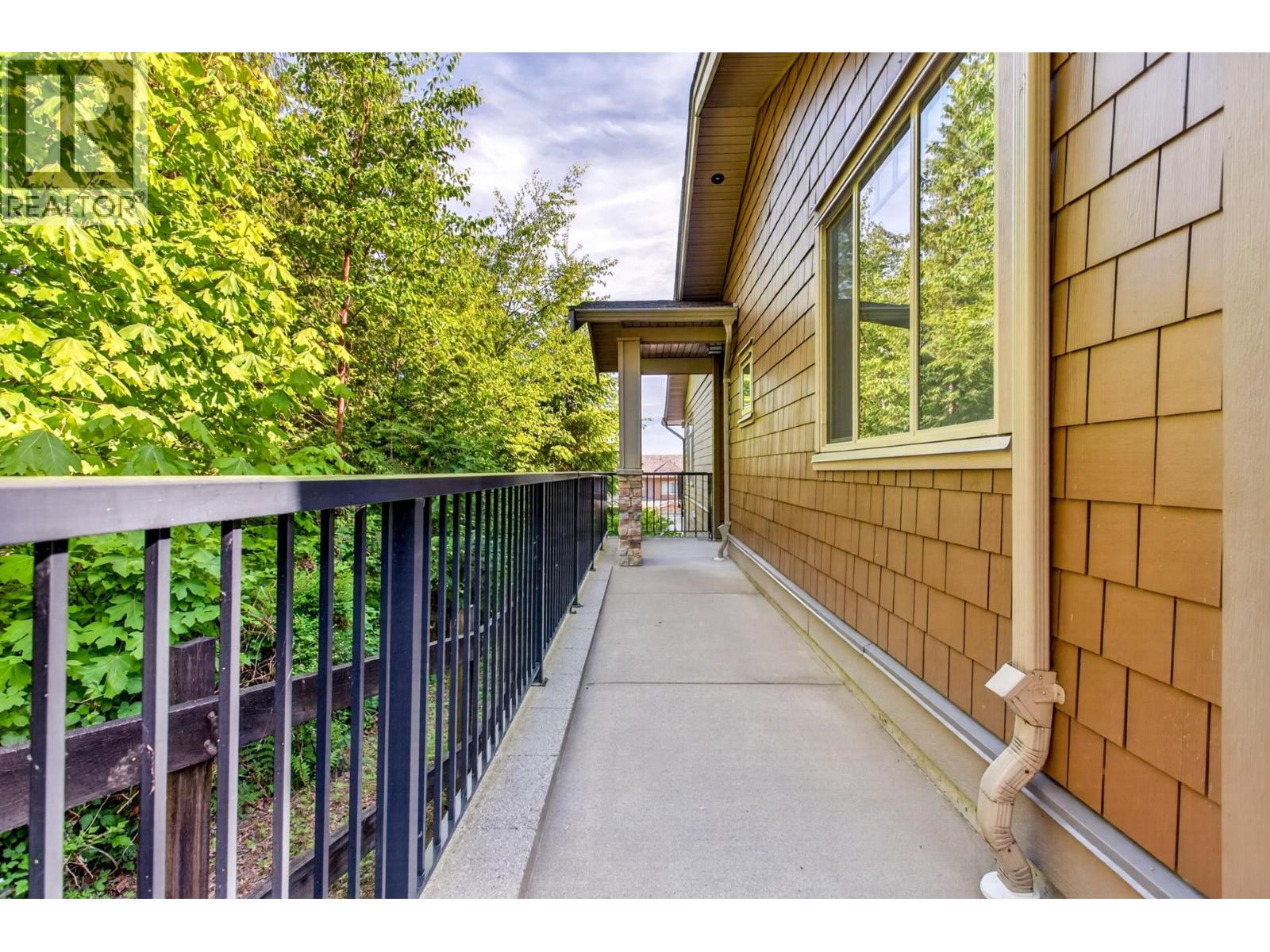 103 3451 Burke Village Promenade, Coquitlam, British Columbia  V3E 0K1 - Photo 5 - R3123092
