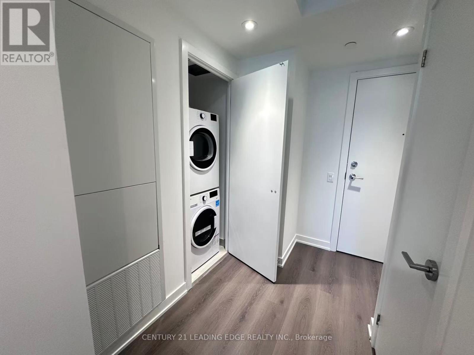 4008 - 8 Wellesley Street W, Toronto, Ontario  M4Y 1E7 - Photo 8 - C13123192