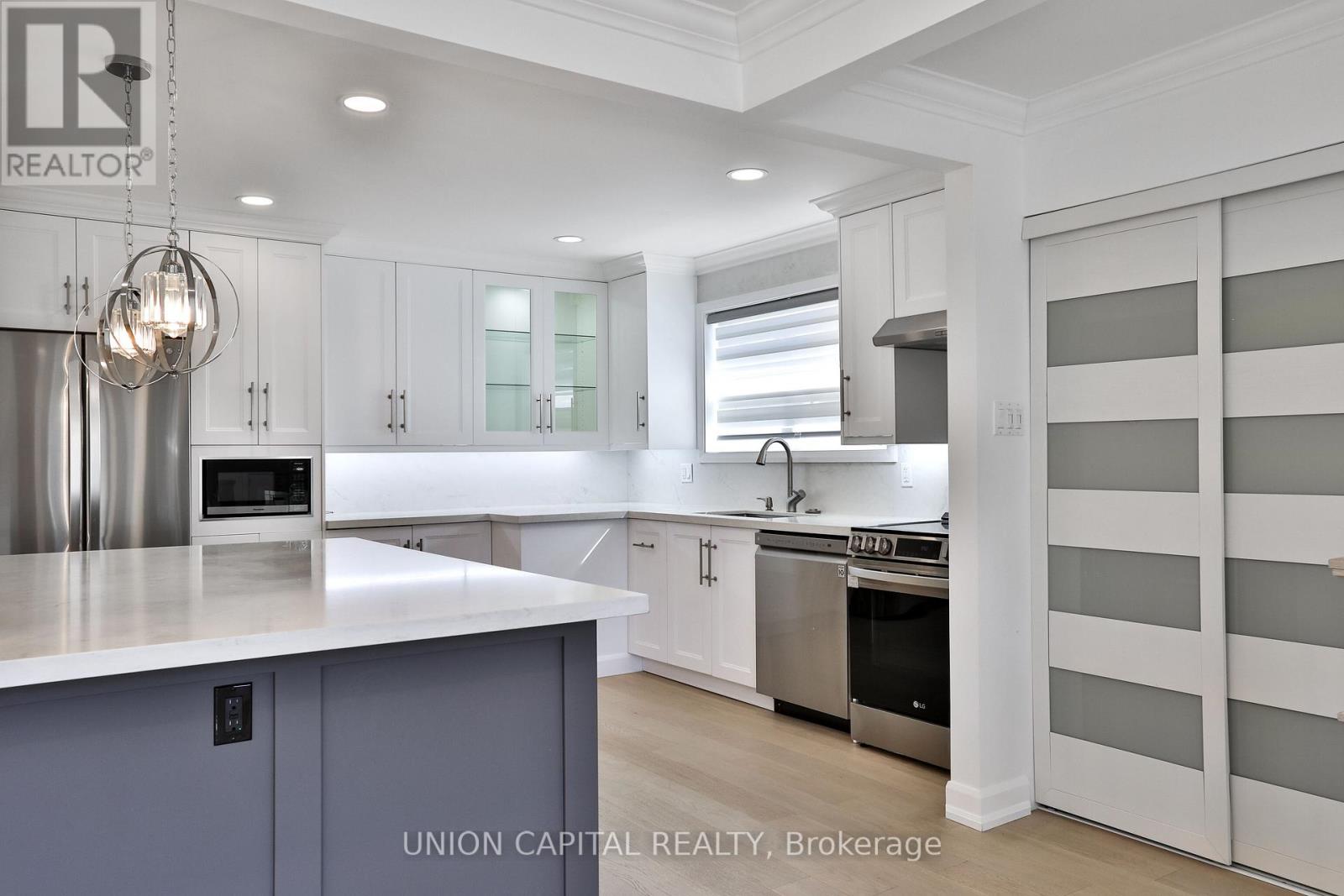 Main - 168 Old Sheppard Avenue, Toronto, Ontario  M2J 3L9 - Photo 4 - C13123244