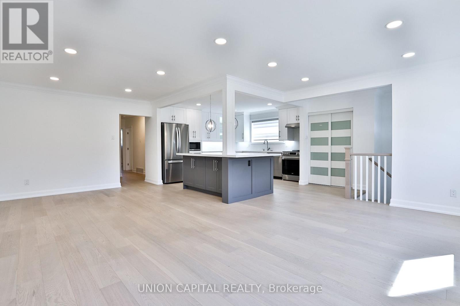 Main - 168 Old Sheppard Avenue, Toronto, Ontario  M2J 3L9 - Photo 7 - C13123244