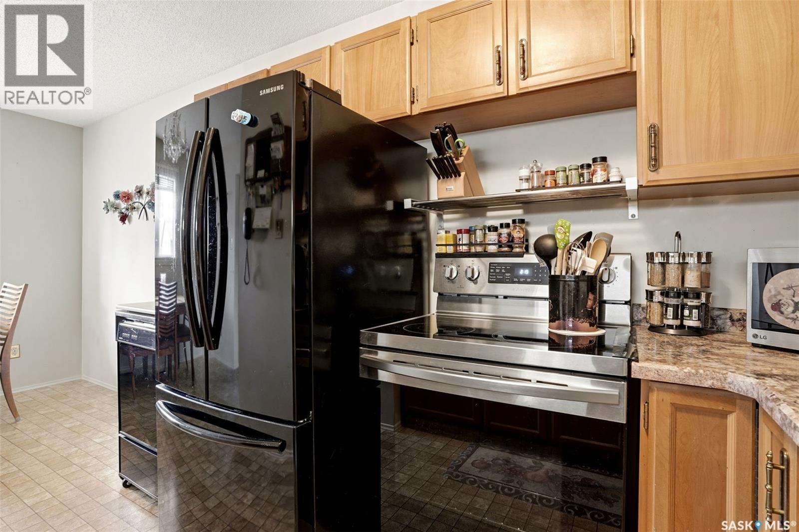 2750 Meadow Lane E, Regina, Saskatchewan  S4V 1L6 - Photo 10 - SK035851
