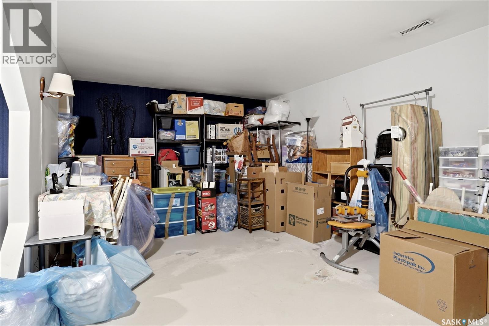 2750 Meadow Lane E, Regina, Saskatchewan  S4V 1L6 - Photo 23 - SK035851