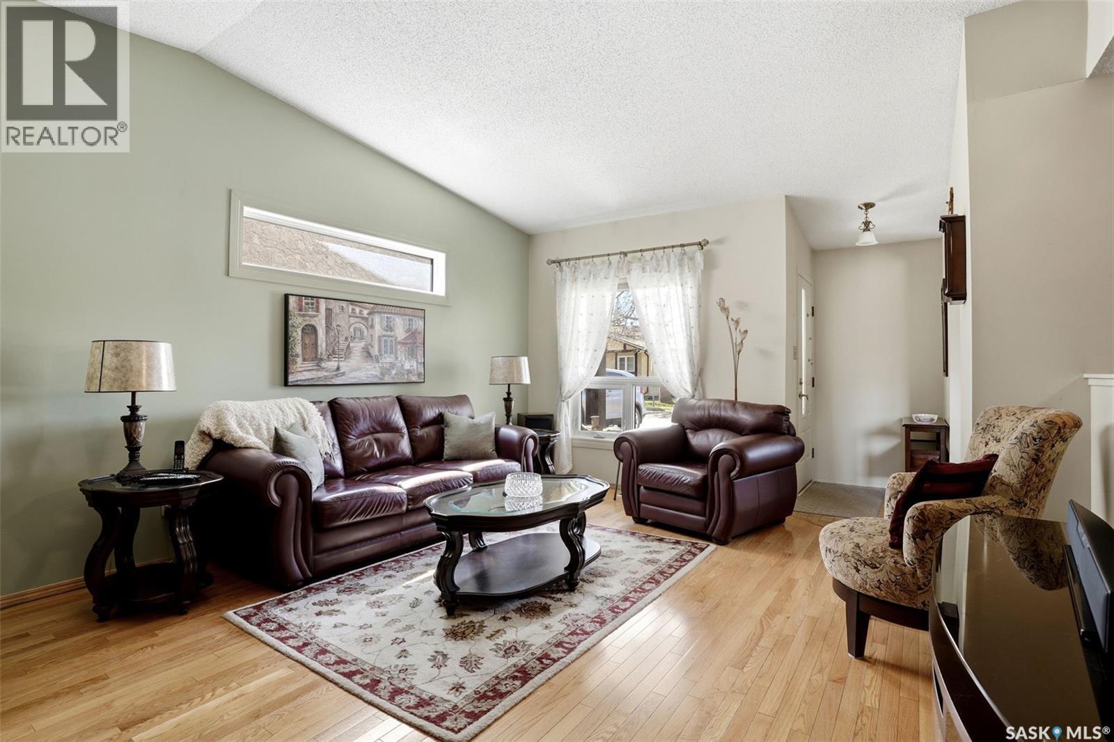 2750 Meadow Lane E, Regina, Saskatchewan  S4V 1L6 - Photo 3 - SK035851