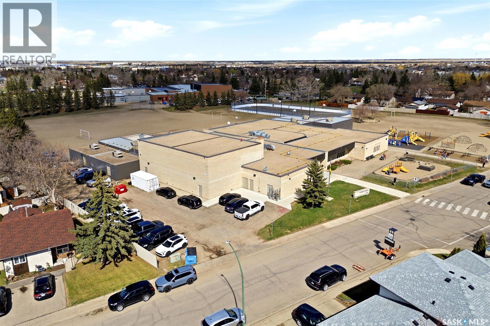 2750 Meadow Lane E, Regina, Saskatchewan  S4V 1L6 - Photo 38 - SK035851