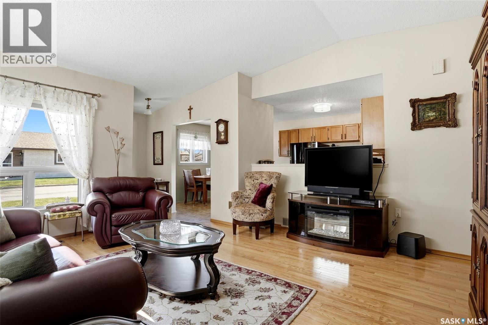 2750 Meadow Lane E, Regina, Saskatchewan  S4V 1L6 - Photo 5 - SK035851