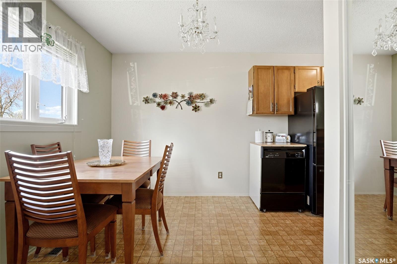 2750 Meadow Lane E, Regina, Saskatchewan  S4V 1L6 - Photo 6 - SK035851