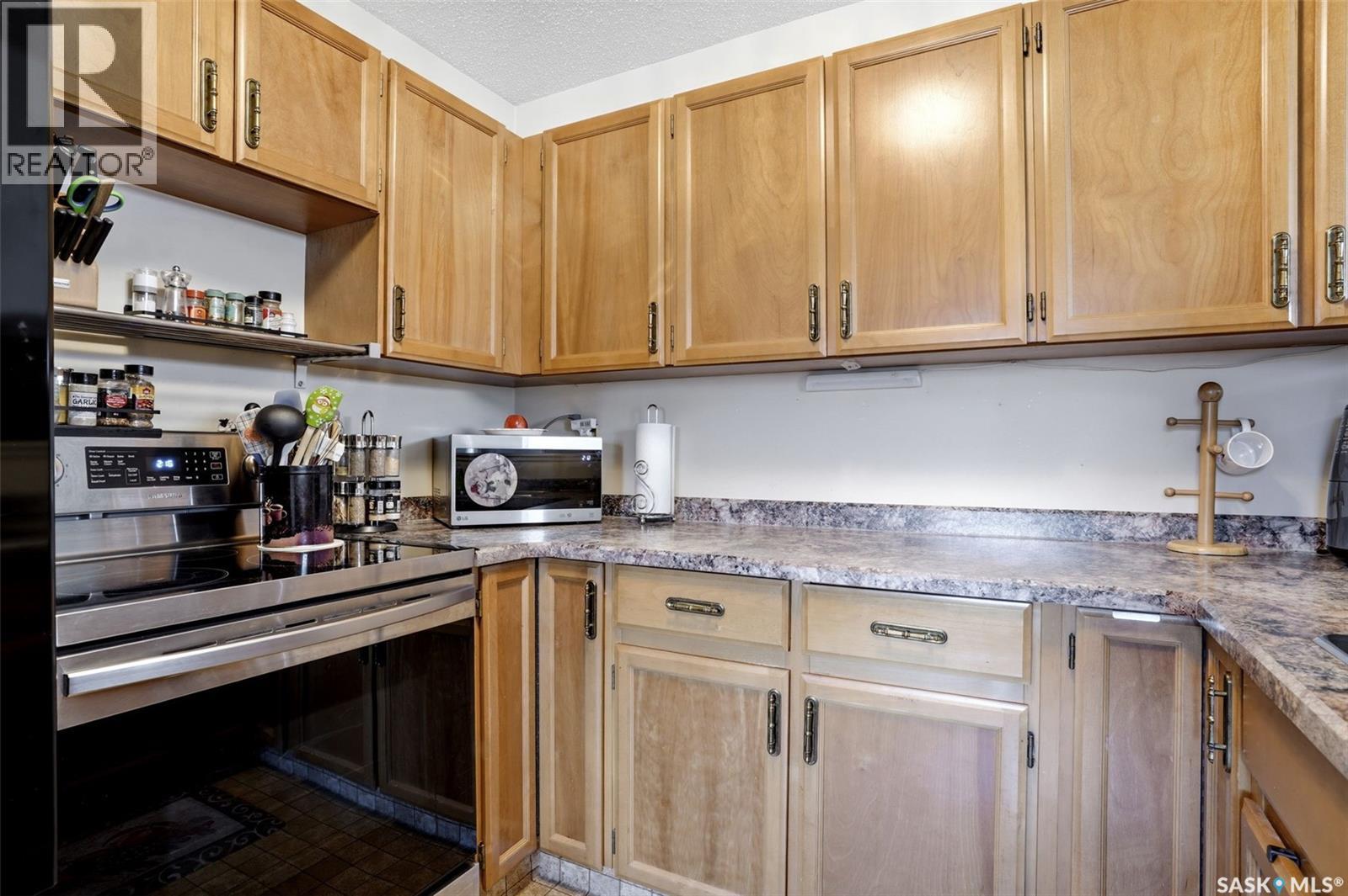 2750 Meadow Lane E, Regina, Saskatchewan  S4V 1L6 - Photo 8 - SK035851