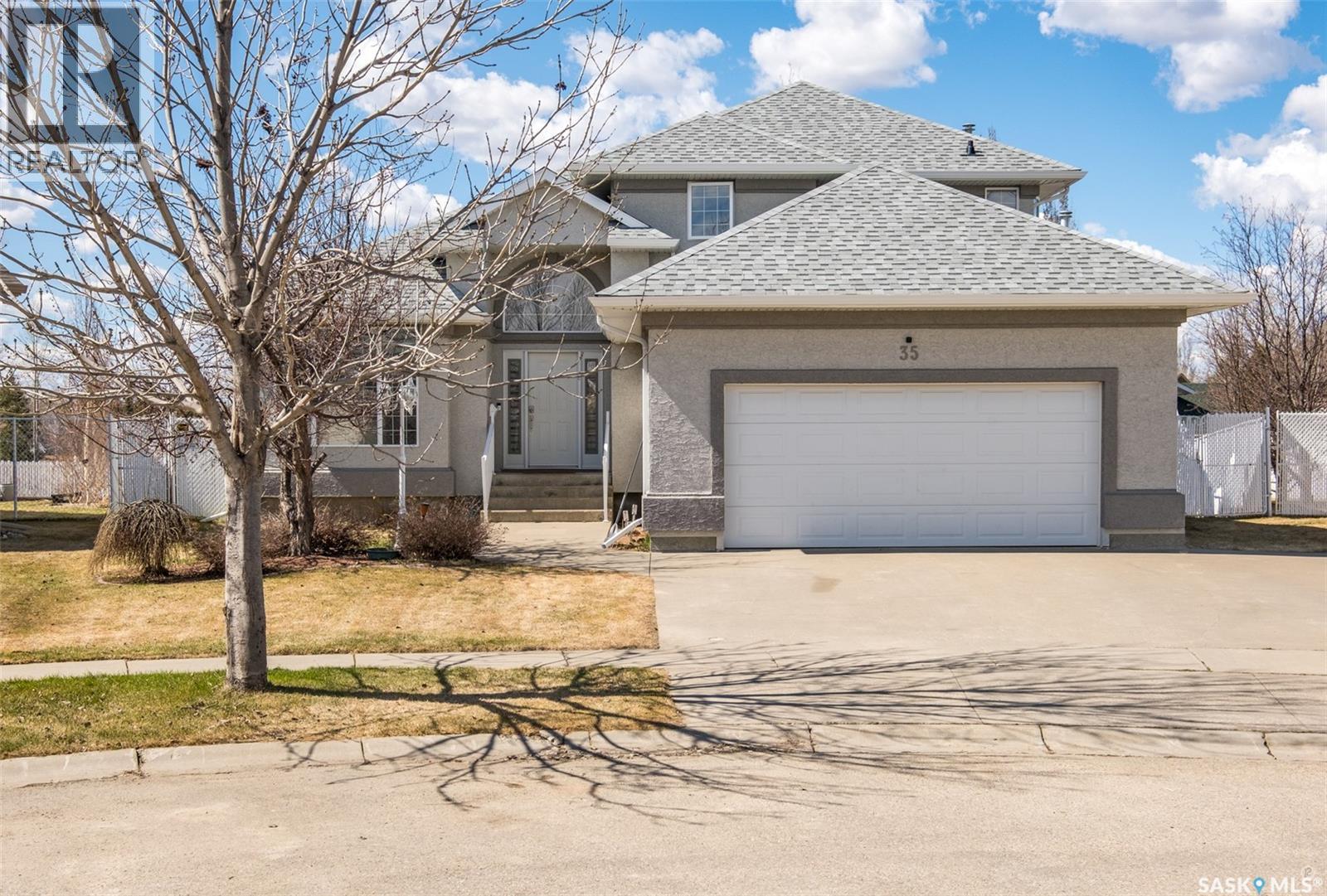 35 Feschuk Place, Prince Albert, Saskatchewan  S6X 1C6 - Photo 1 - SK035736
