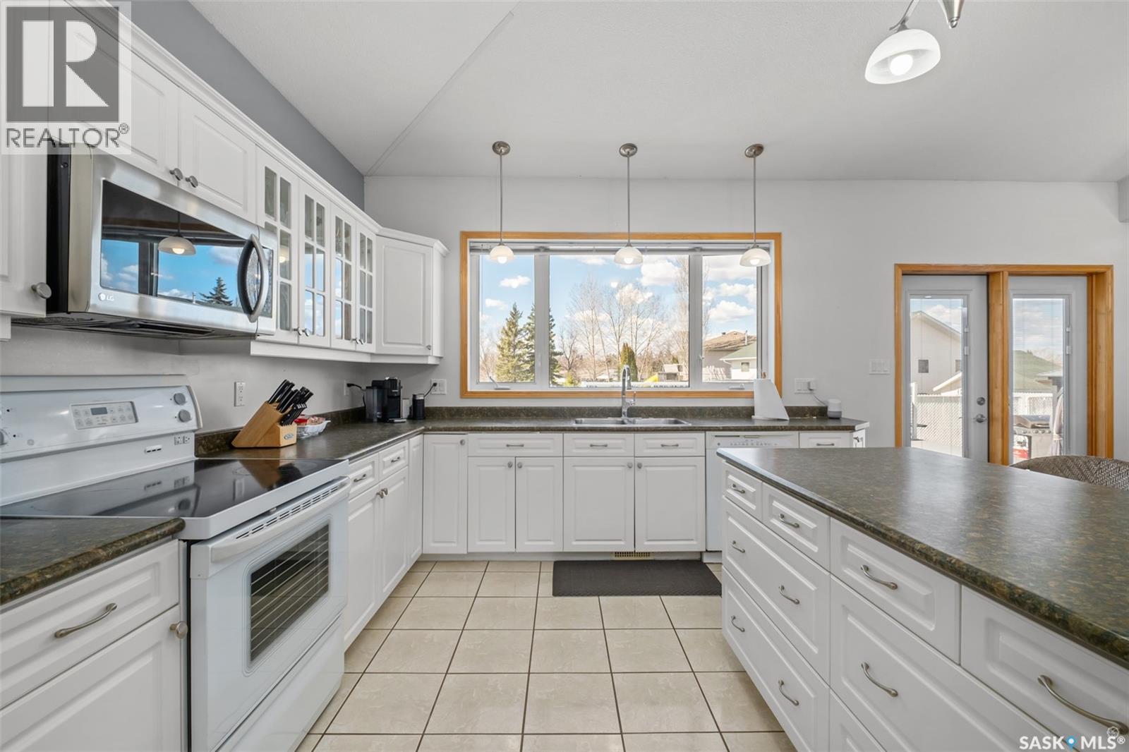 35 Feschuk Place, Prince Albert, Saskatchewan  S6X 1C6 - Photo 5 - SK035736