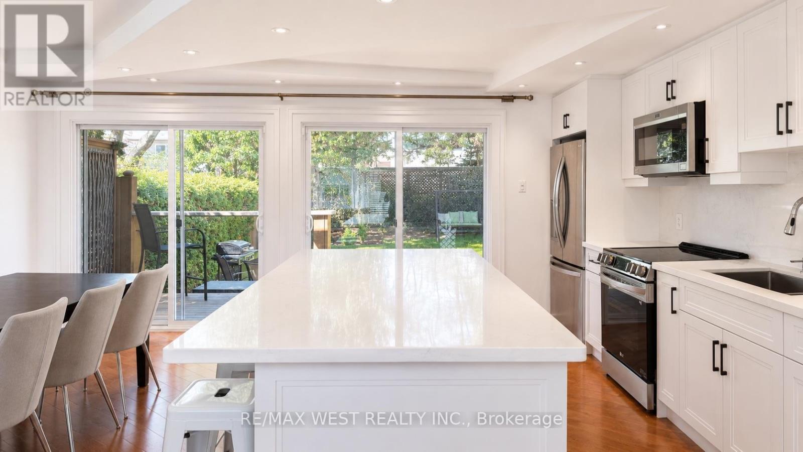 94 White Heather Boulevard, Toronto, Ontario  M1V 1P8 - Photo 7 - E13123196