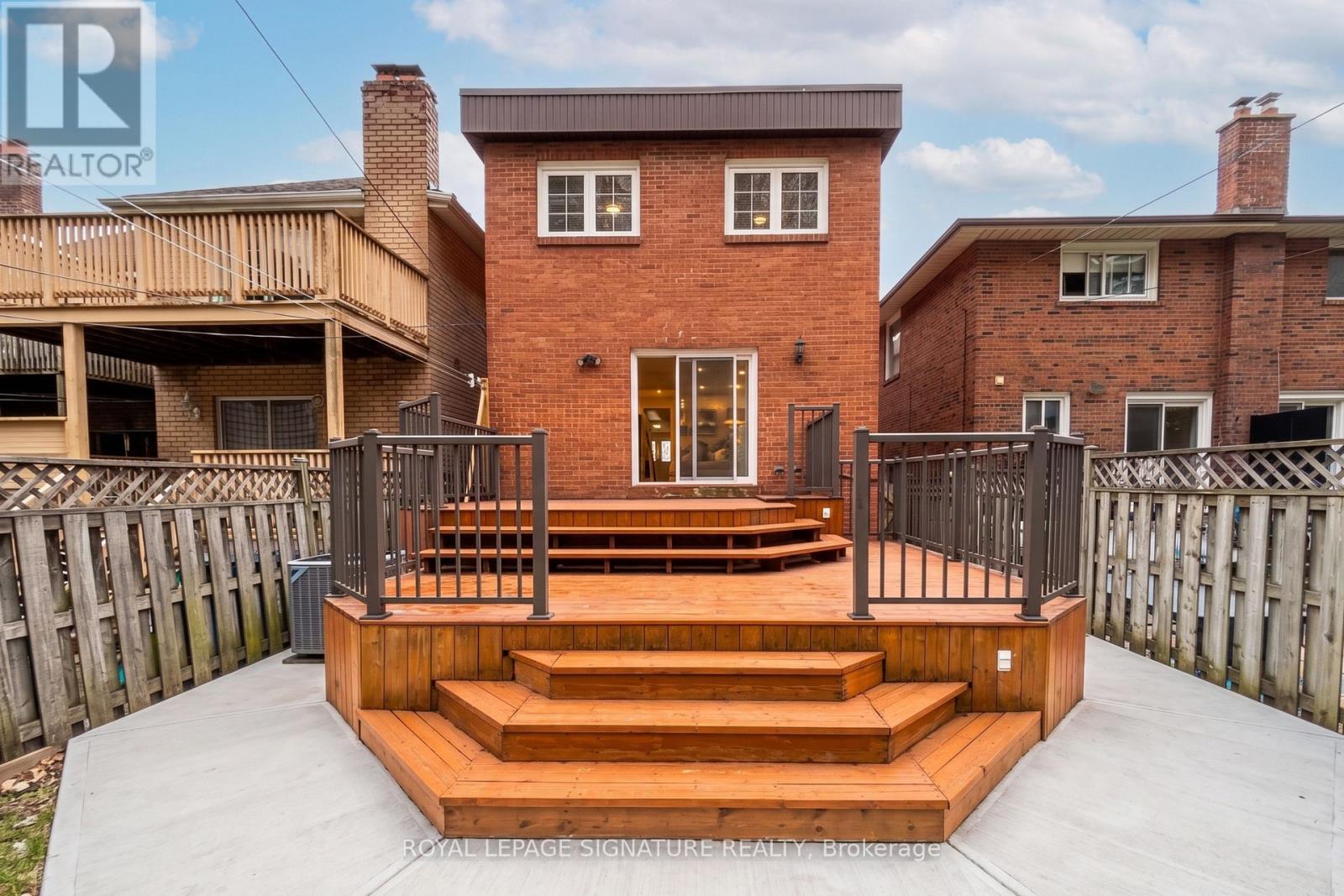 248 Gowan Avenue, Toronto, Ontario  M4J 2K6 - Photo 11 - E13123198